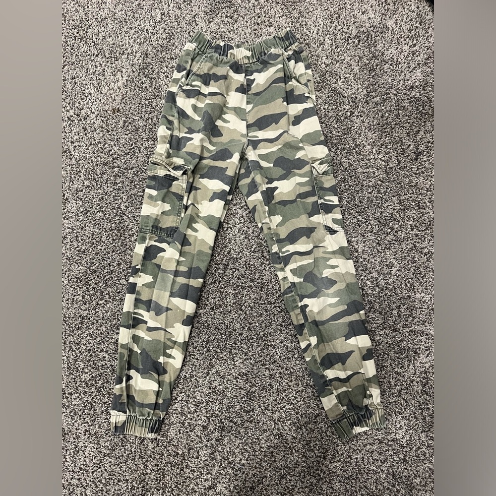 H&M Camo cargo pants